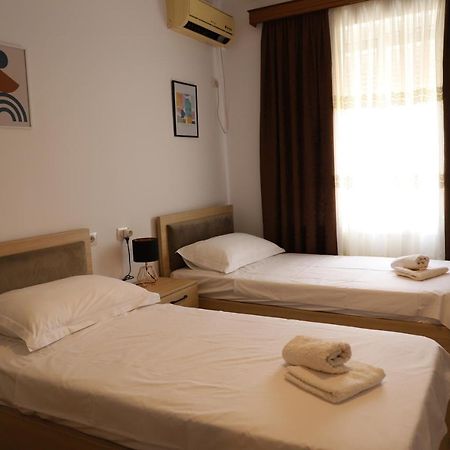 Daniel City Center Apartment Berat Esterno foto