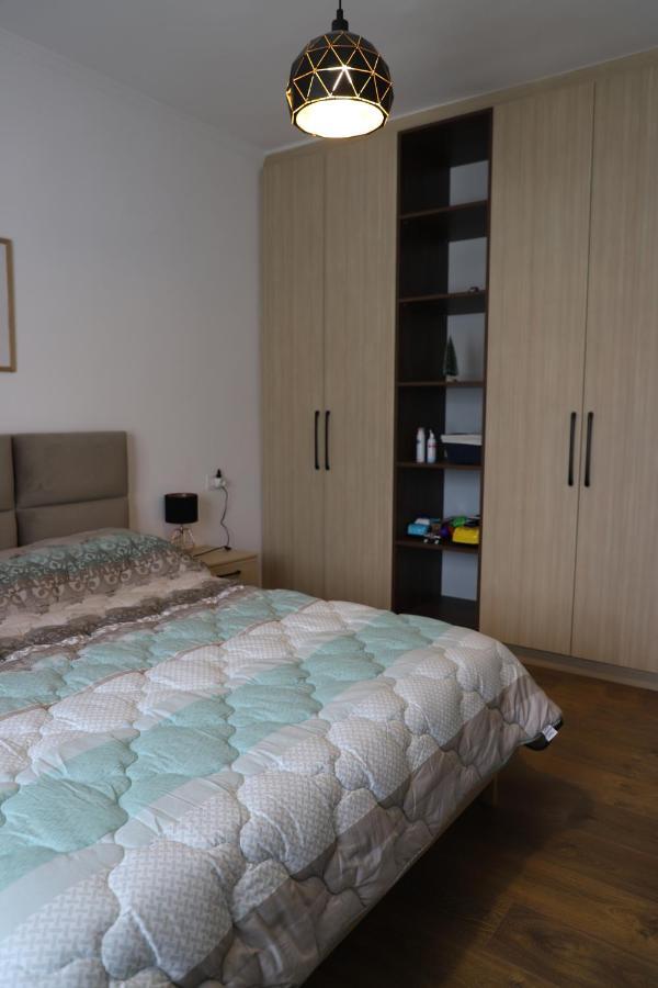 Daniel City Center Apartment Berat Esterno foto