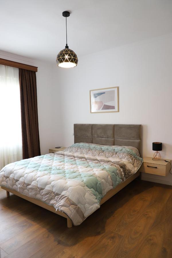 Daniel City Center Apartment Berat Esterno foto