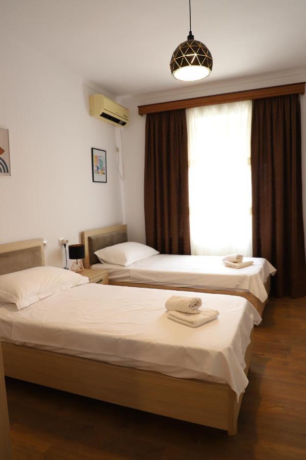 Daniel City Center Apartment Berat Esterno foto
