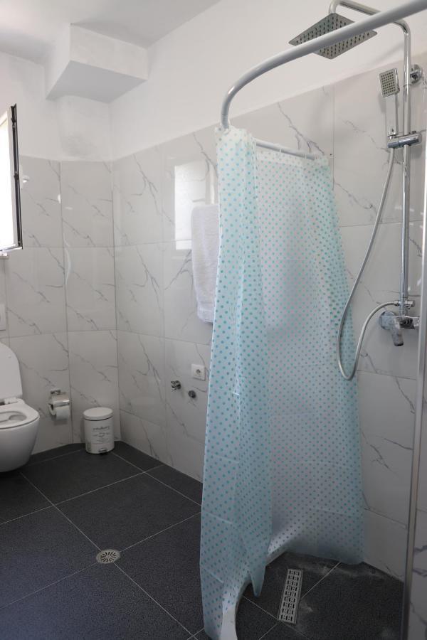 Daniel City Center Apartment Berat Esterno foto